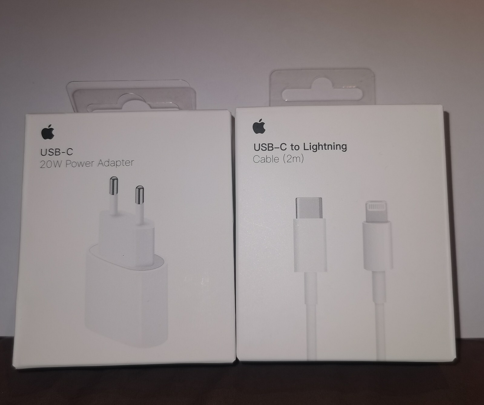 Apple 20W USB‑C Caricabatteria e Cavo 2m usb-c lightning Apple (Originale)