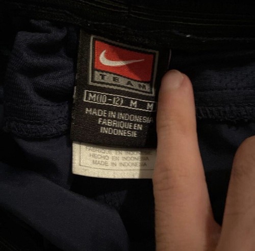 Vintage Women’s Nike Shorts - Picture 3 of 3