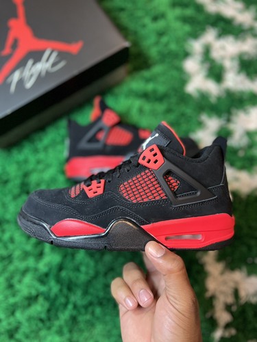 bred 4s size 6.5