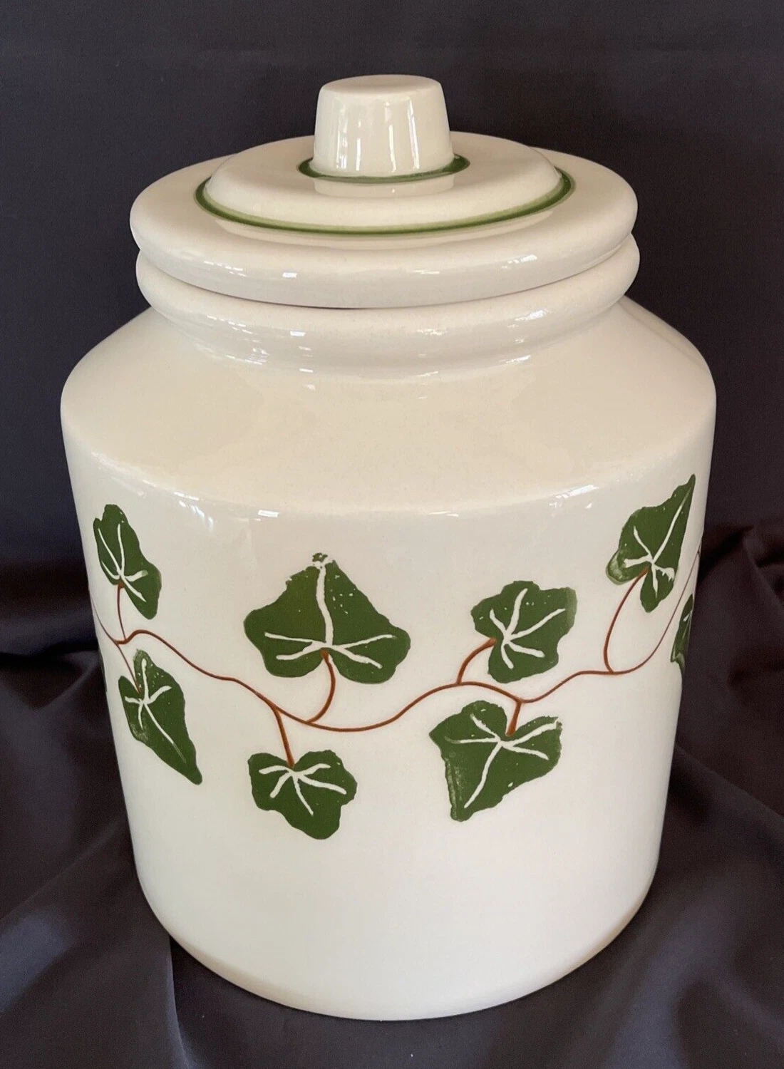 VTG HARTSTONE USA STONEWARE LARGE IVY PATTERN CANISTER/COOKIE JAR/CROCK w/LID