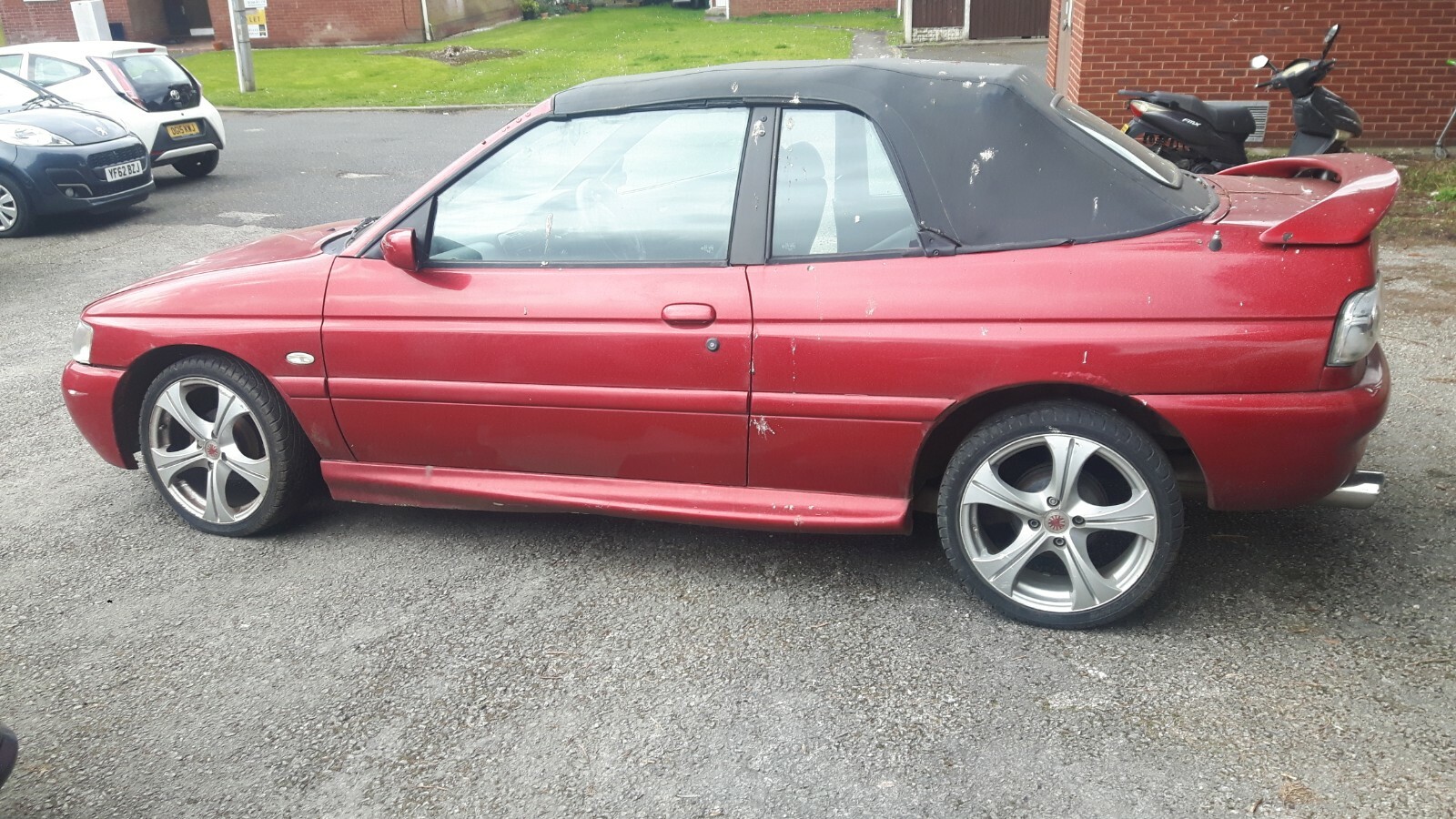 Image 51 - Ford-Escort-Convertible-1-039-8-diesel-Manual-1996-took-in-p-x-spares-or-repair