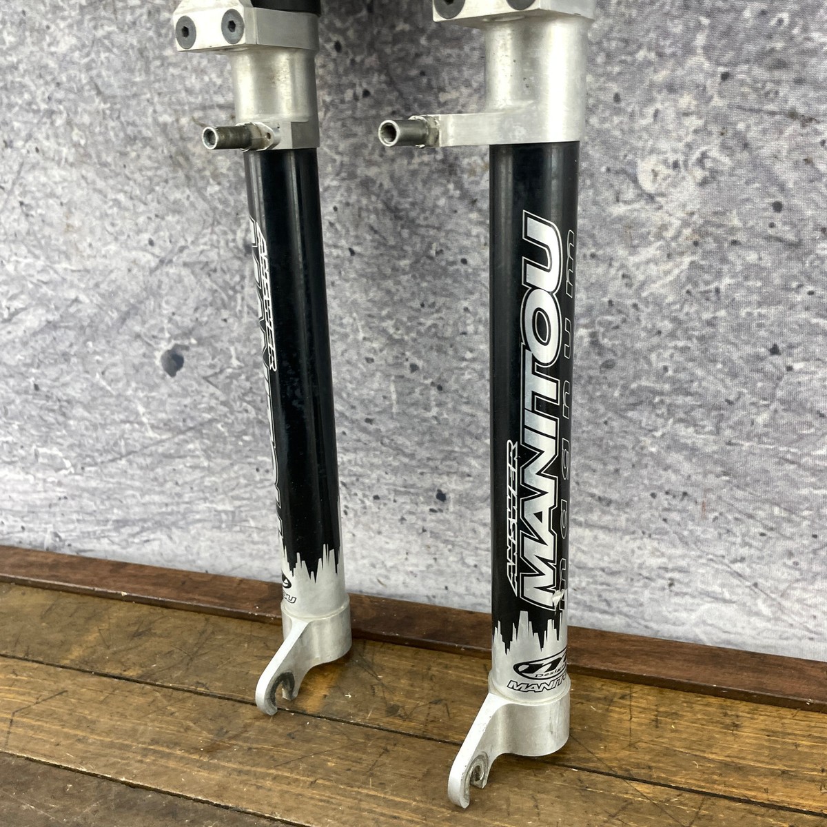 Vintage Manitou Answer Magnum Fork 1 in Threadless Steerer