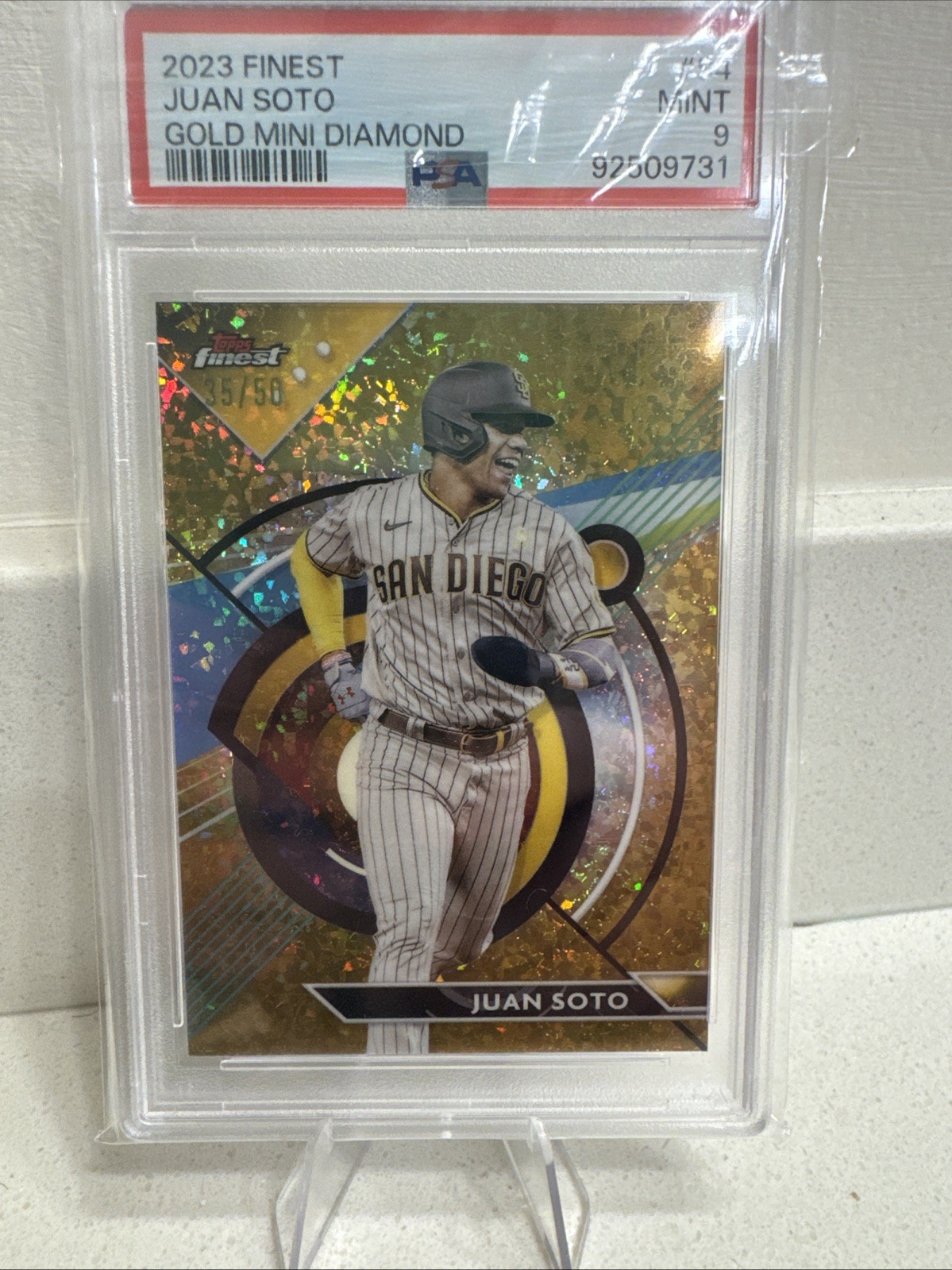 2023 Topps Finest - Juan Soto #94 Gold Mini-Diamond Refractor /50