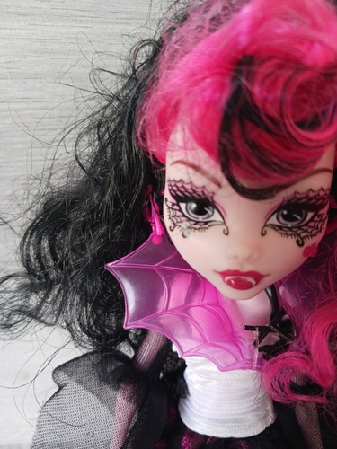 Monster High Doll Draculaura Ghouls Rule Mattel 2008 - Picture 8 of 19