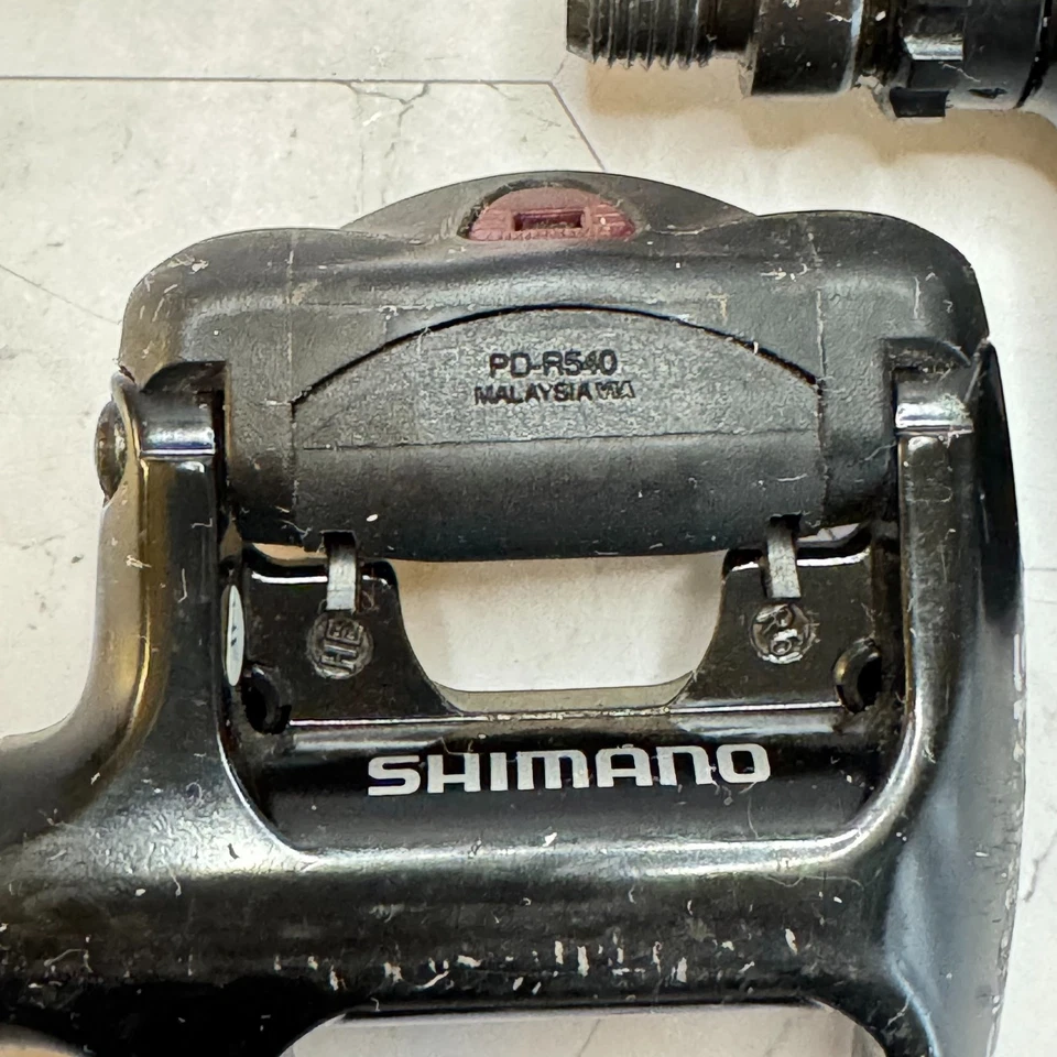 Juego de pedales de bicicleta de carreras de carretera Shimano PD-R540 SPD-SL negro sin clip buen estado Foto 2 de 4