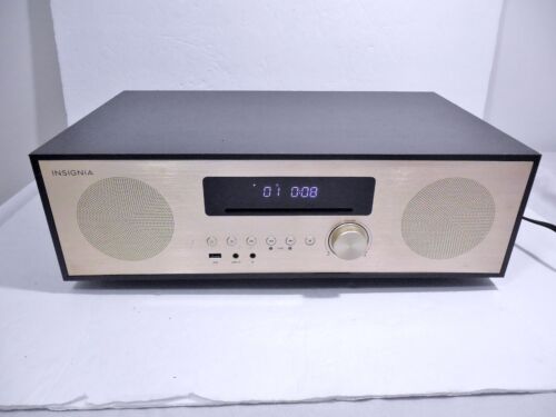 Excellent Insignia Model NS-HAIOR18 am/fm CD Player Bluetooth bose works great