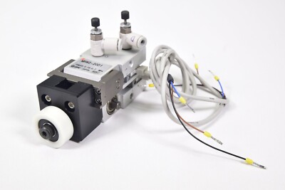 SMC MHW2-20D1, Angular gripper with throttle connections and limit switches