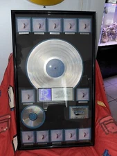 THE EAGLES - THEIR GREATEST HITS 1971-1975 12 MILLION RIAA PLATINUM RECORD AWARD