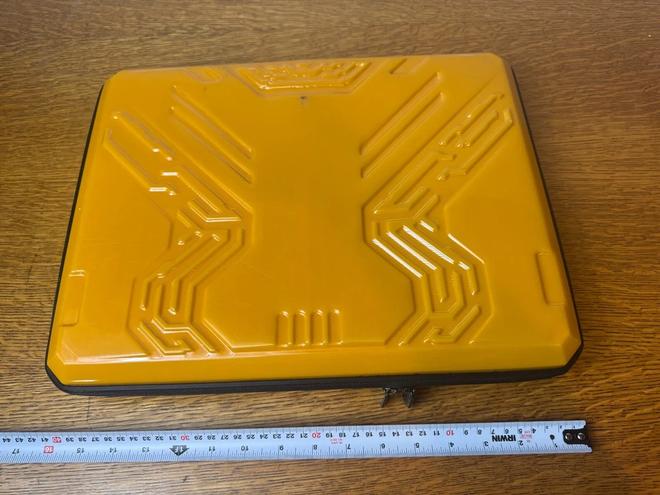 Razer Transformers 3   15" Laptop Sleeve Case  Bumblebee Yellow - Image 3 of 4