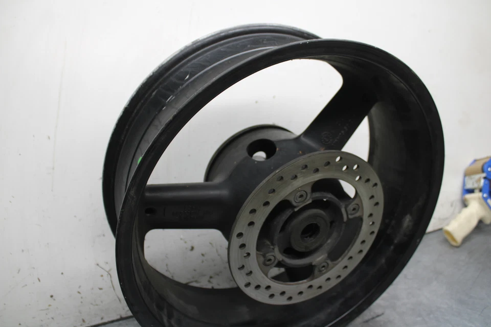 03-04 TRIUMPH DAYTONA 600 LLANTA TRASERA BB745 Foto 3 de 4