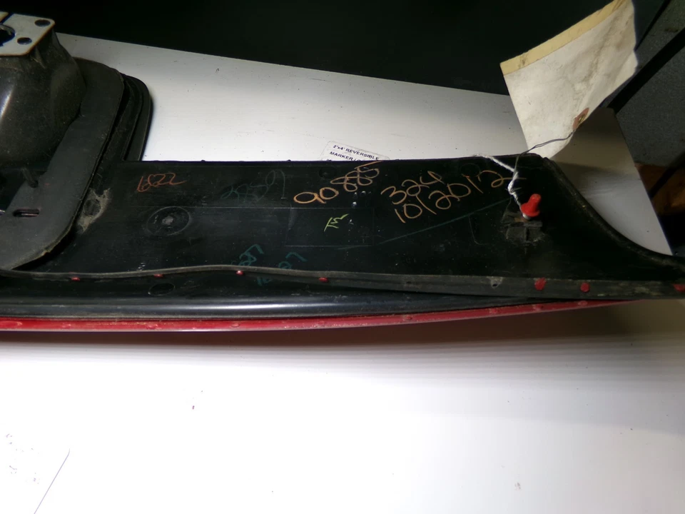 Panel de tapa central de luz trasera F86X-13B422-AA 1999 Mercury Mystique Foto 2 de 4