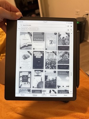Amazon Kindle Scribe 1st Generation 64GB Wi-Fi (Case included)