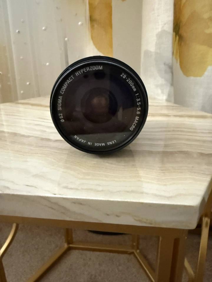 Sigma 28-200mm f/3.5-5.6 DL IF Macro Aspherical Lens for Canon SLR Cameras - Image 2 of 4