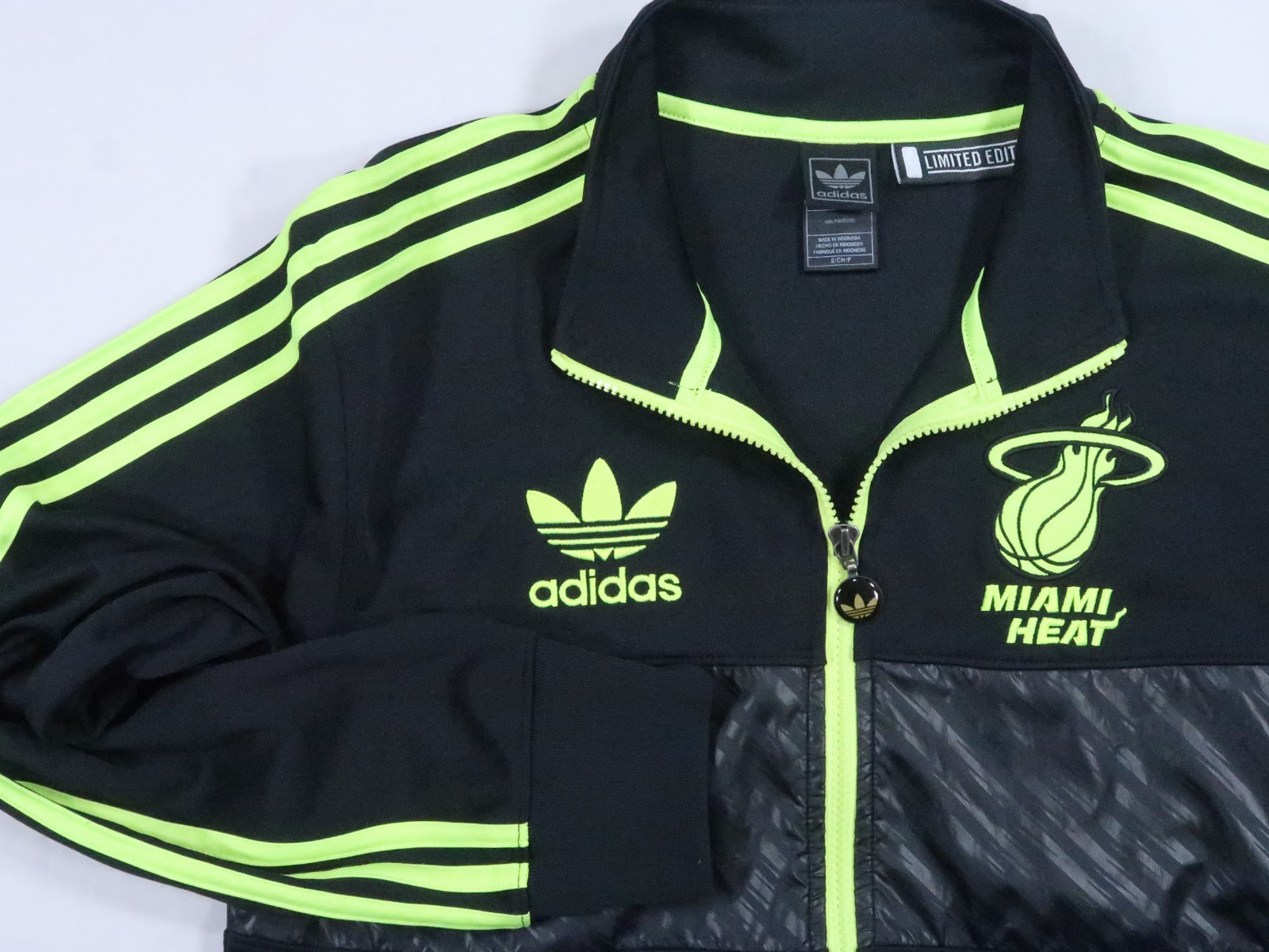 ADIDAS ORIGINAL VTG 2013 limited edition Miami Heat  NBA track jacket mens Small image 7