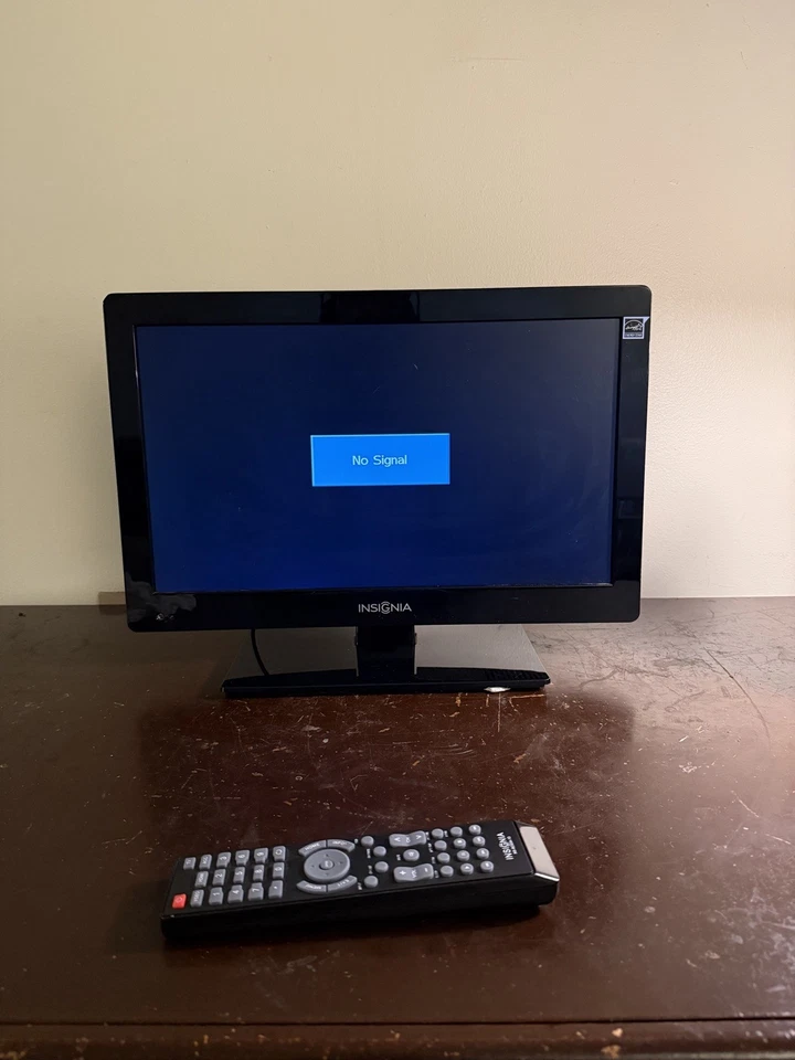 EMERSON LE220EM3 22 Inch LED TV PC GAMING TELEVISION TESTED WORKS W REMOTE - Image 2 of 4