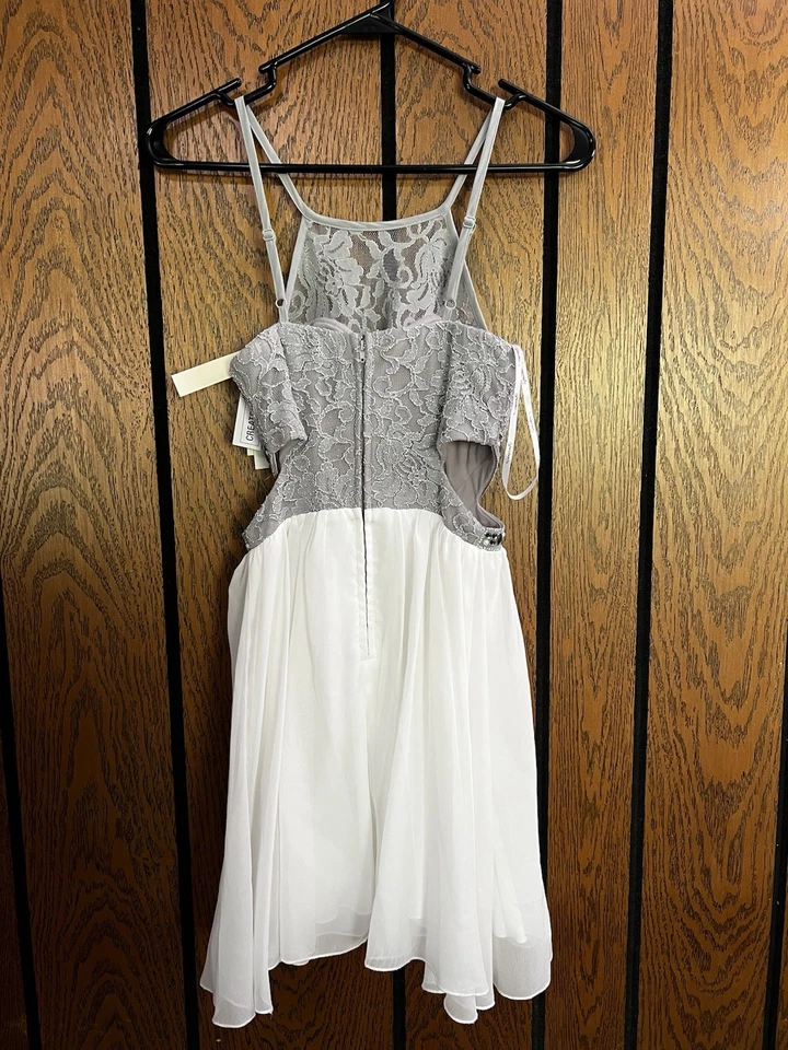 Vestido gris de encaje y gasa blanca Speechless para niñas talla 1 Foto 3 de 4