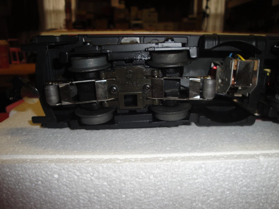 Lionel O Gauge 18503 Southern Pacific Diesel Switcher new runs - Image 4 of 4