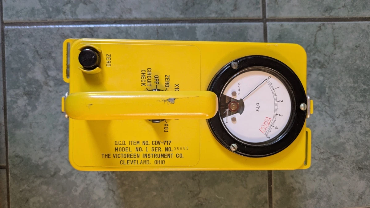 i0289 OCM-M-151 CD V-717 ガイガーカウンター 放射線測定器