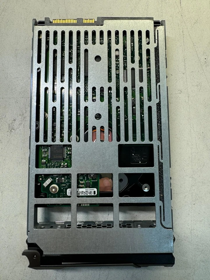 SEAGATE ST3300655SS 9Z1066-050 300GB 15K RPM 16MB CACHE 3 Gb/s SAS 3.5" HDD - Image 3 of 4