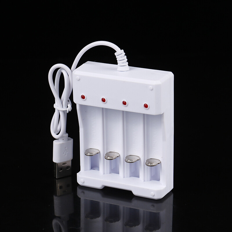 4-Slot USB Fast Charger for AAA/AA Batteries with Short Circuit Protection