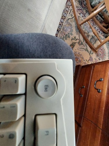 BTC MODEL:5200U USB KEYBOARD, WIRED, BEIGE, cleaned and tested. - Picture 4 of 6