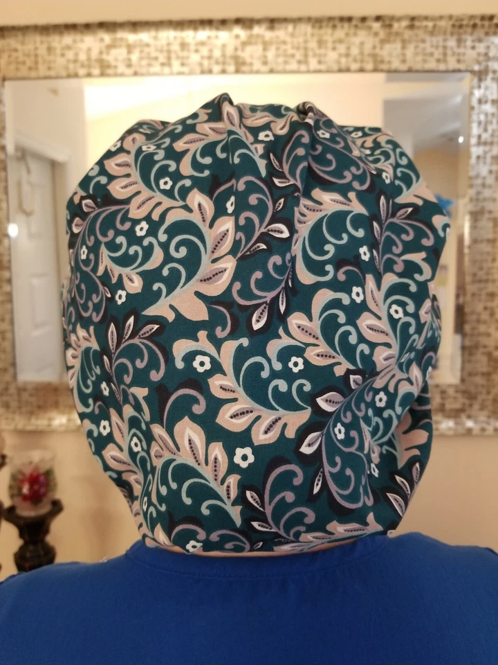 Gorra quirúrgica Bouffant para mujer - Estampado Green Vines - Hecha a mano en EE. UU. Foto 4 de 4