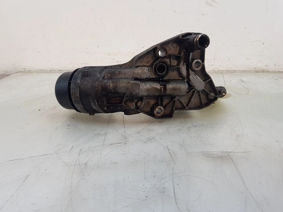 CARCASA DE FILTRO DE ACEITE Opel Insignia Sports Tourer 2014 55578737 / 55595532 - Imagen 2 de 4