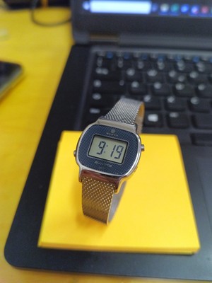 Vintage LCD Digitaluhr Sanyo 345-068 NOS