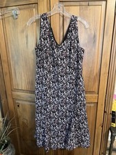 danny and nicole sleeveless dress Size 8. V Neck And V Back EUC