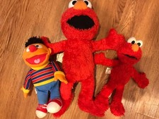 Sesame Street Hasbro TICKLE ME ELMO 14 Working-Giggles Talks Vibrates Friends