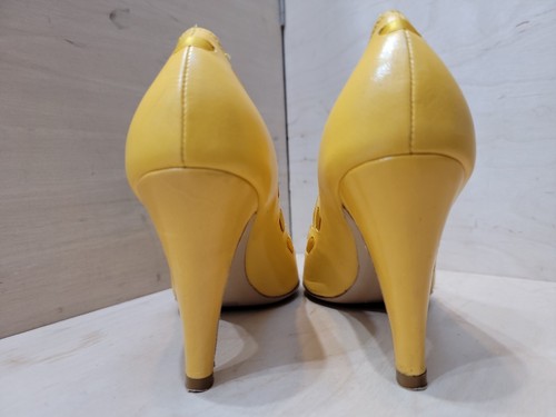 Marc Jacobs Yellow Pointed Toe Pumps Size 7 4" Heels with Bow Accents - Picture 6 of 12