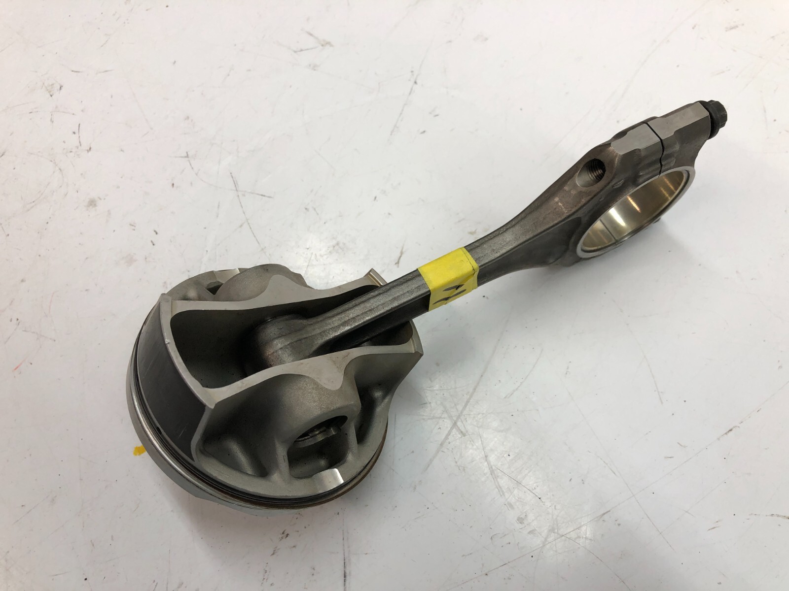 LAMBORGHINI AVENTADOR PISTON HEAD COMPLETE WITH CONNECTING ROD 07M107075J 