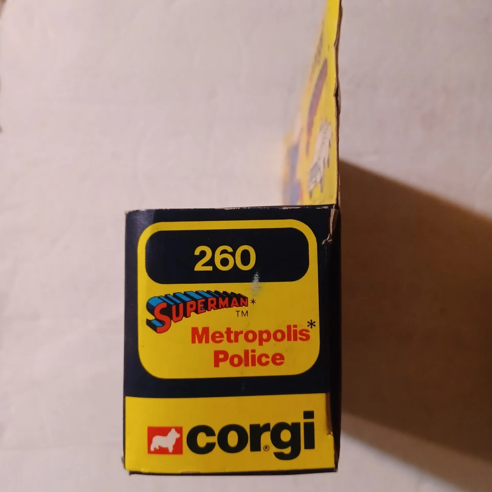Corgi SUPERMAN METROPOLIS POLICE car #260 - Image 4 of 4