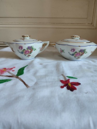 Charles Ahrenfeldt sucrier et crémier porcelaine de Limoges décor floral