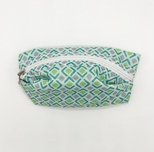 🟢 Makeup/Cosmetic Bag, Microfiber, Green/Blue Patterned, Zip, 7.5" x 3.5" - Picture 2 of 4
