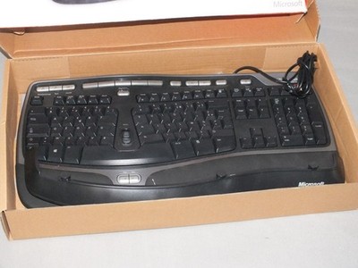Microsoft Natural Ergonomic 4000 Keyboard FRANZÖSISCH AZERTY USB in Box!