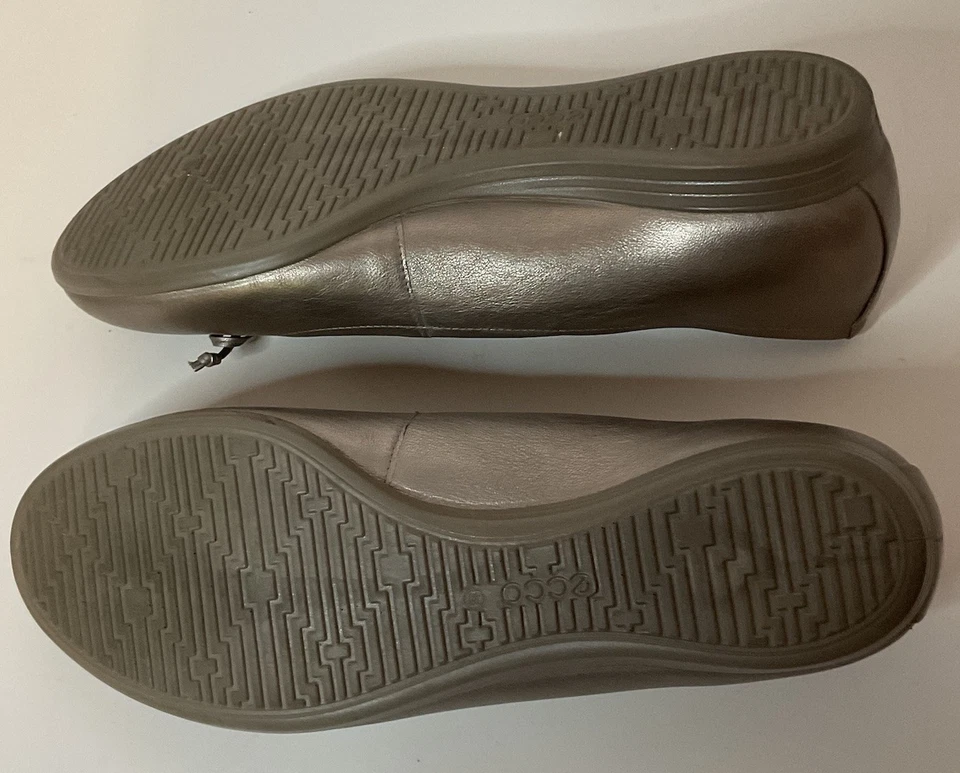 Zapatos planos de ballet Ecco plateados talla 39 EE. UU. 8 nuevos sin etiquetas Foto 4 de 4