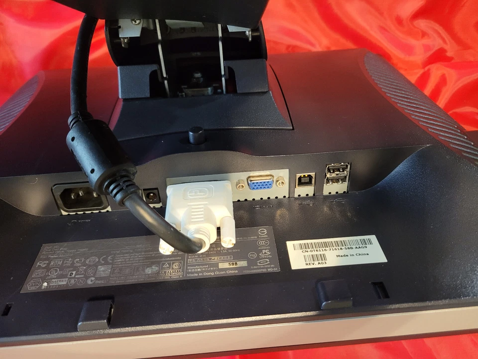 Dell Optiplex 745 USFF, 2GB RAM, 80GB HDD | PC + Monitor + Keyboard + Mouse - Image 3 of 4