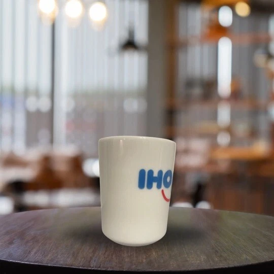 Taza de café IHOP Foto 3 de 4