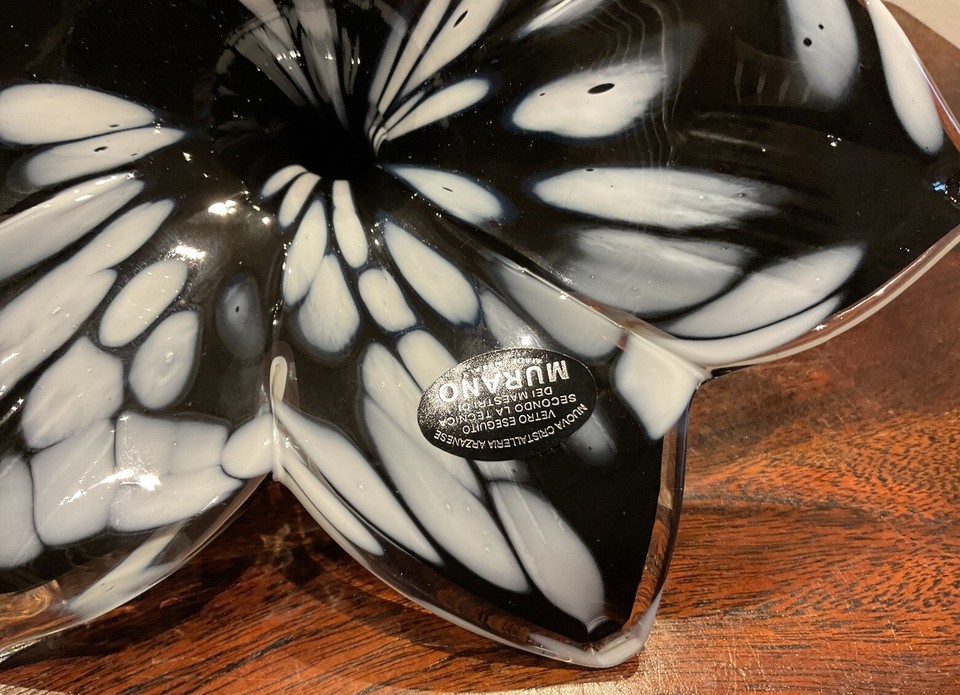 Beautiful Italian Murano Art Glass Flower Black & White Made in Italy