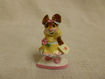Wee Forest Folk Special Delivery Yellow M-305 Mouse Figurine Heart Valentines