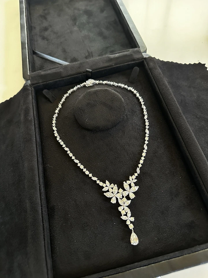 Collar mariposa estilo graff de plata de ley para boda Foto 3 de 4