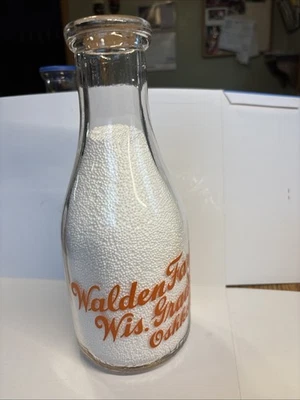 Walden Farm One Quart Dairy Bottle, Oshkosh, Wi - Image 1 of 4