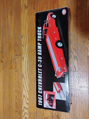 RED PLAIN 1967 CHEVROLET DIECAST RAMP TRUCK CAR HAULER 1/18 ACME ...