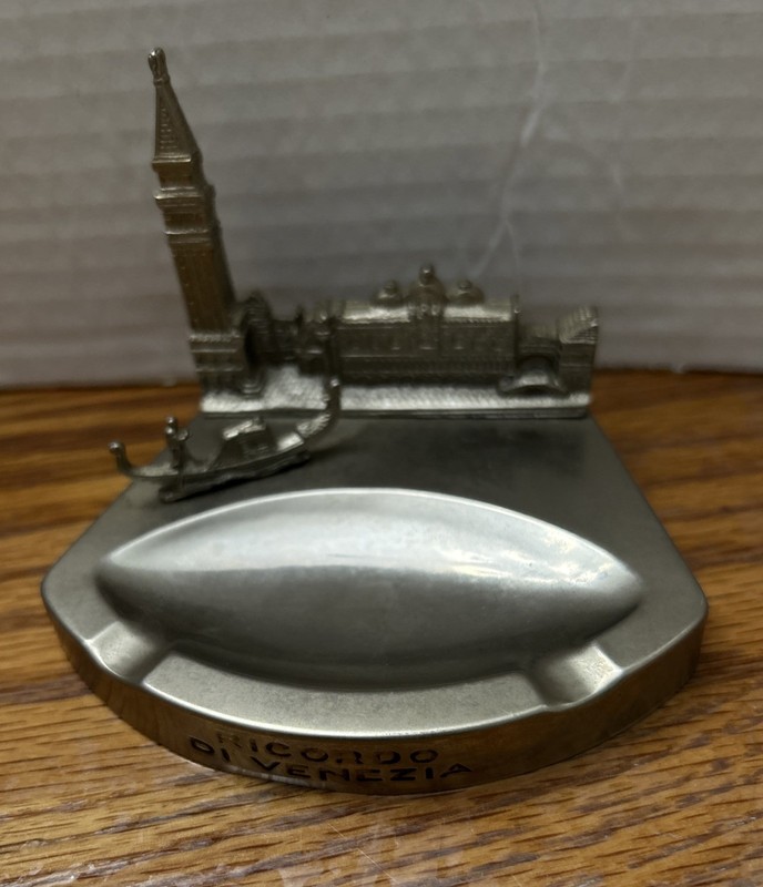 Souvenir St Marks Cathedral Ricordo Di Venezia (“I Remember Venice”) Ashtray