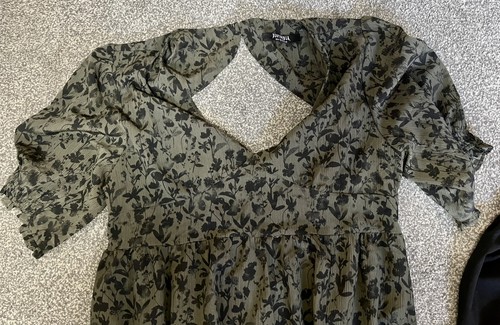 Women’s Disturbia Dresses, Size 20 - Picture 4 of 4