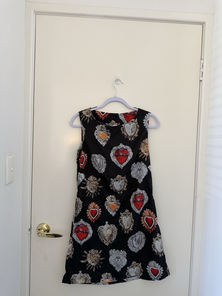 Womens Black Shift Dress Short Sleeveless Round Neck Hearts Love Print