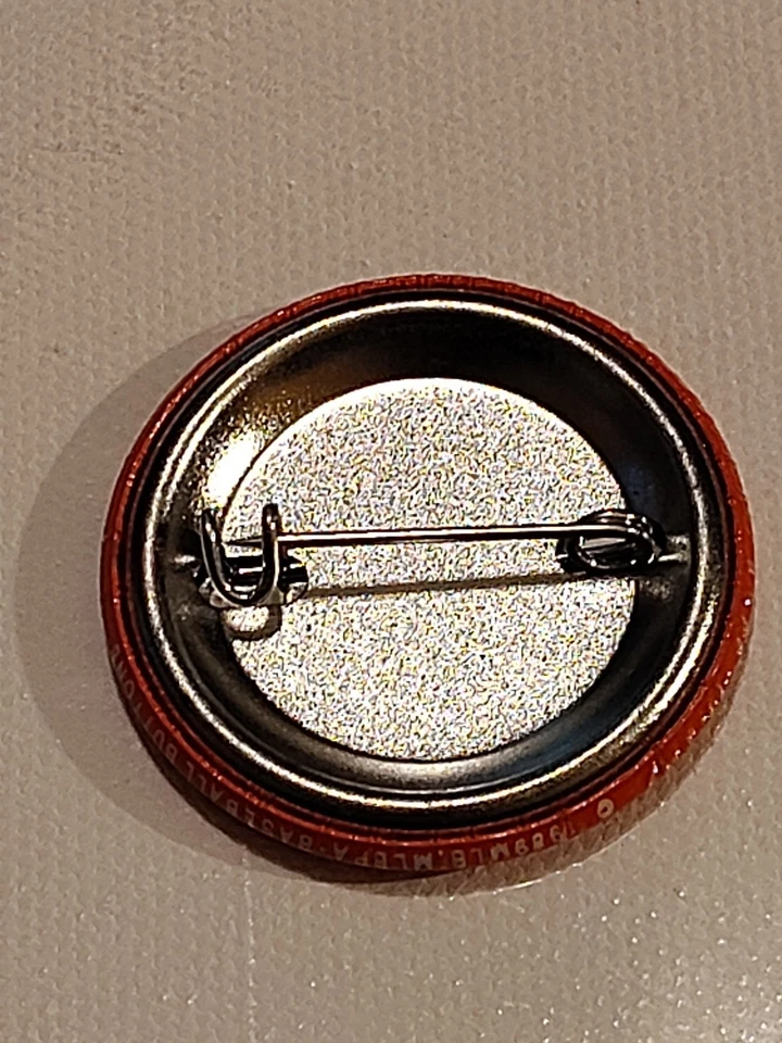 Vintage MLB Steve Sax 1990 J.K.A. SPEC Baseball Button Hat Cap Lapel Pin 1.5" - Image 4 of 4