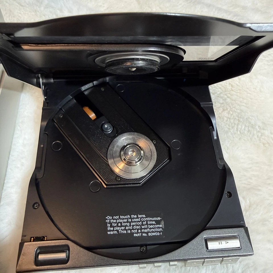 Reproductor de CD portátil Technics SL-XP7 y estuche SH-CDB7 y adaptador de corriente plateado PIEZAS Foto 4 de 4