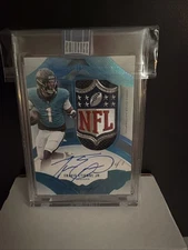 2024 Panini Eminence Football 1/1 Shield Auto - Travis Etienne Jr No.JPA-TEJ